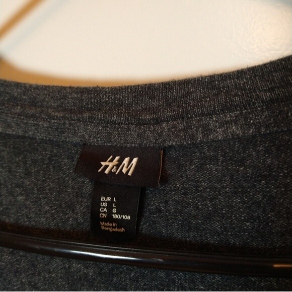 H& M women's button-down sweater ribbed waist size large - Picture 3 of 3